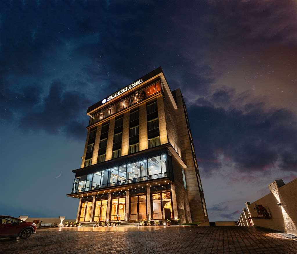 דהראדון Clarion Hotel Epicure מראה חיצוני תמונה